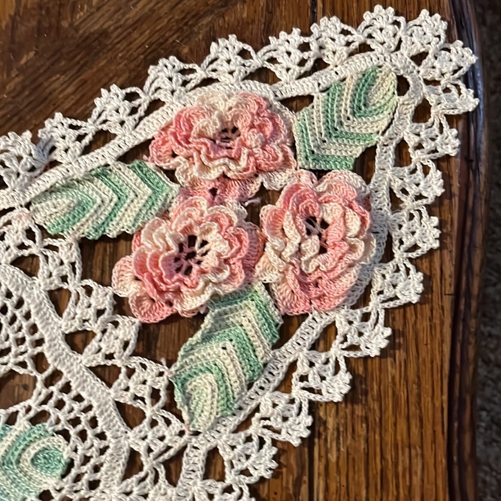 Vintage Pink and Green Crochet Floral Table Runner - Picture 4 of 6